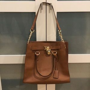 Michael Kors Padlock Ley large bag, Like New!